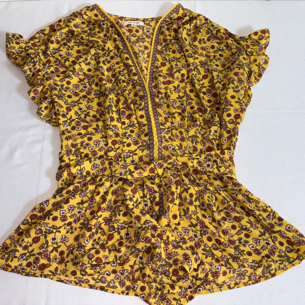 Max Studio Floral blouse Large Yellow Excellent Smocked Waist Ruffle Sleeve Boho
